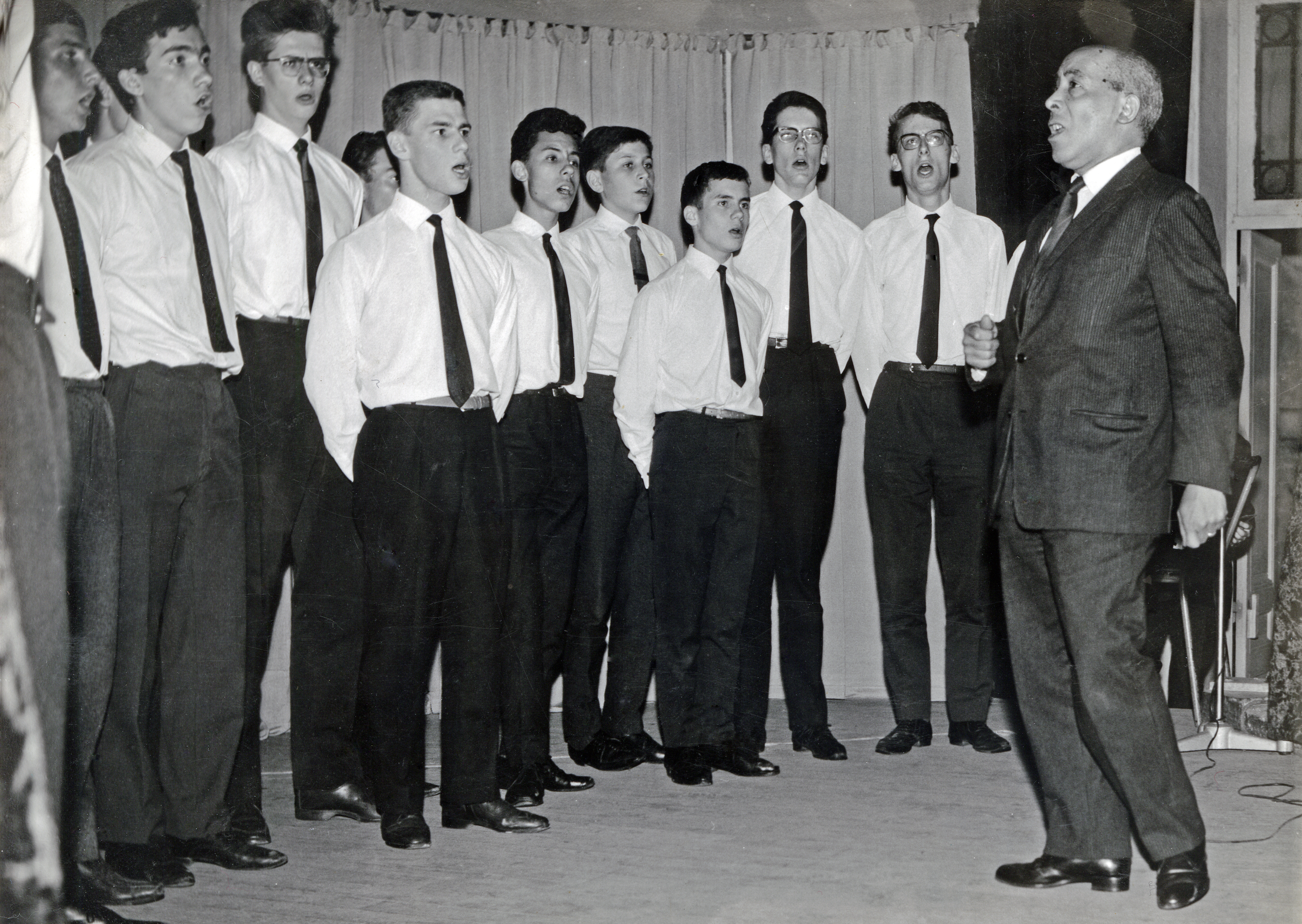 LTA dirigeant le Park Glee Club - mai 1964