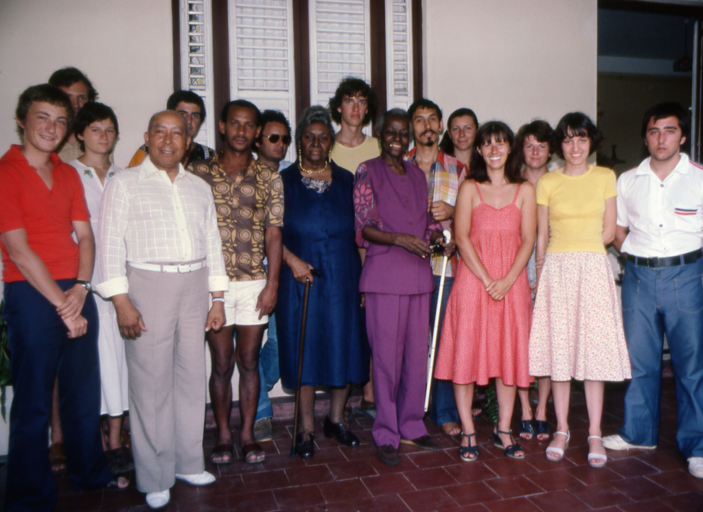 le Park Glee Club chante des Negro spirituals chez Paulette et Jane NARDAL au Morne-Rouge (Martinique) - août 1978 - accompagné de Jacques Catayé, directeur de la chorale Joie de Chanter - photo J.L. ACHILLE