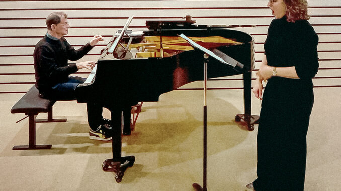 Jeff COHEN, piano et Cécile ACHILLE, soprano en répétition à